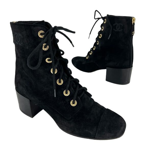 Chanel 2019 Interlocking CC Logo Suede Lace-Up Boots - Picture 3 of 16